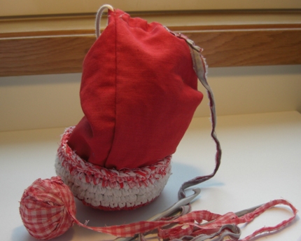 Alinhavar - saco em crochet e tecido